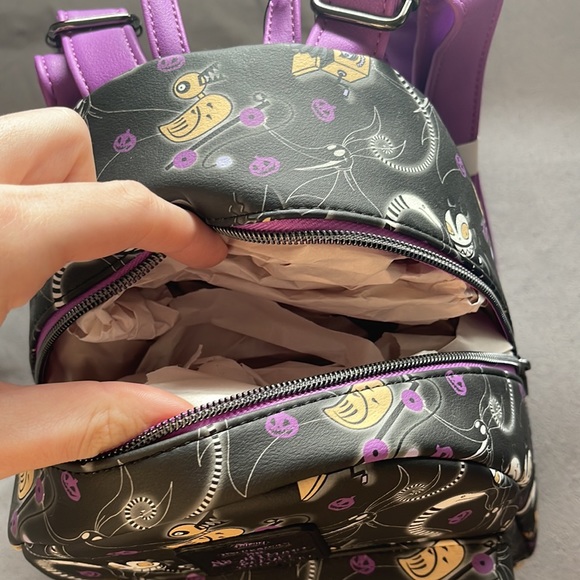 Nightmare Before Christmas Loungefly Mini-Backpack - Picture 8 of 9
